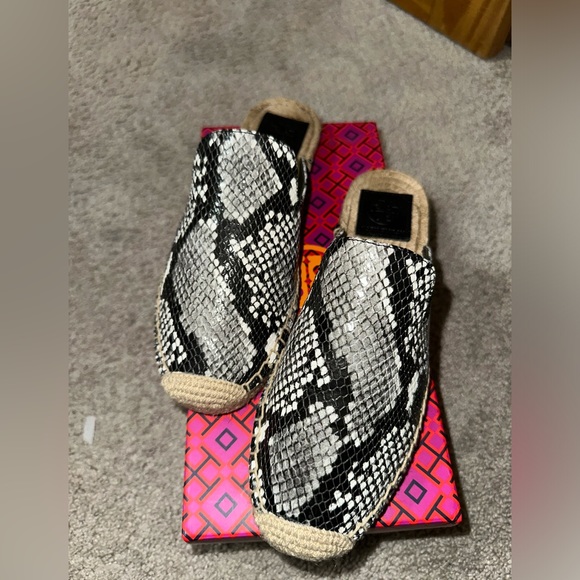 TORY BURCH snakeskin open back espadrille. Perfect condition. - Picture 3 of 6